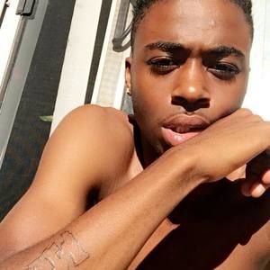 Meet your Posher, Tay